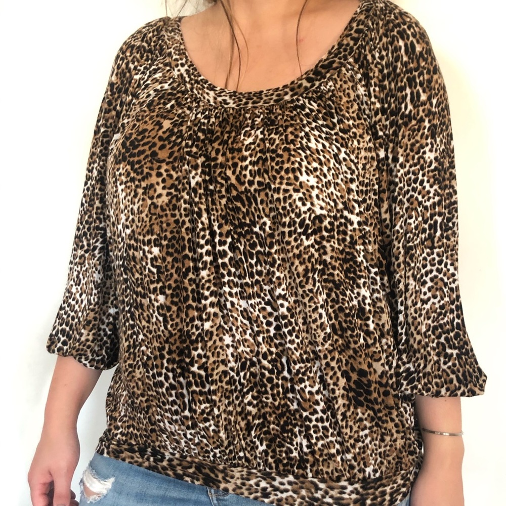 Leopard Print Scoop Neck Blouse